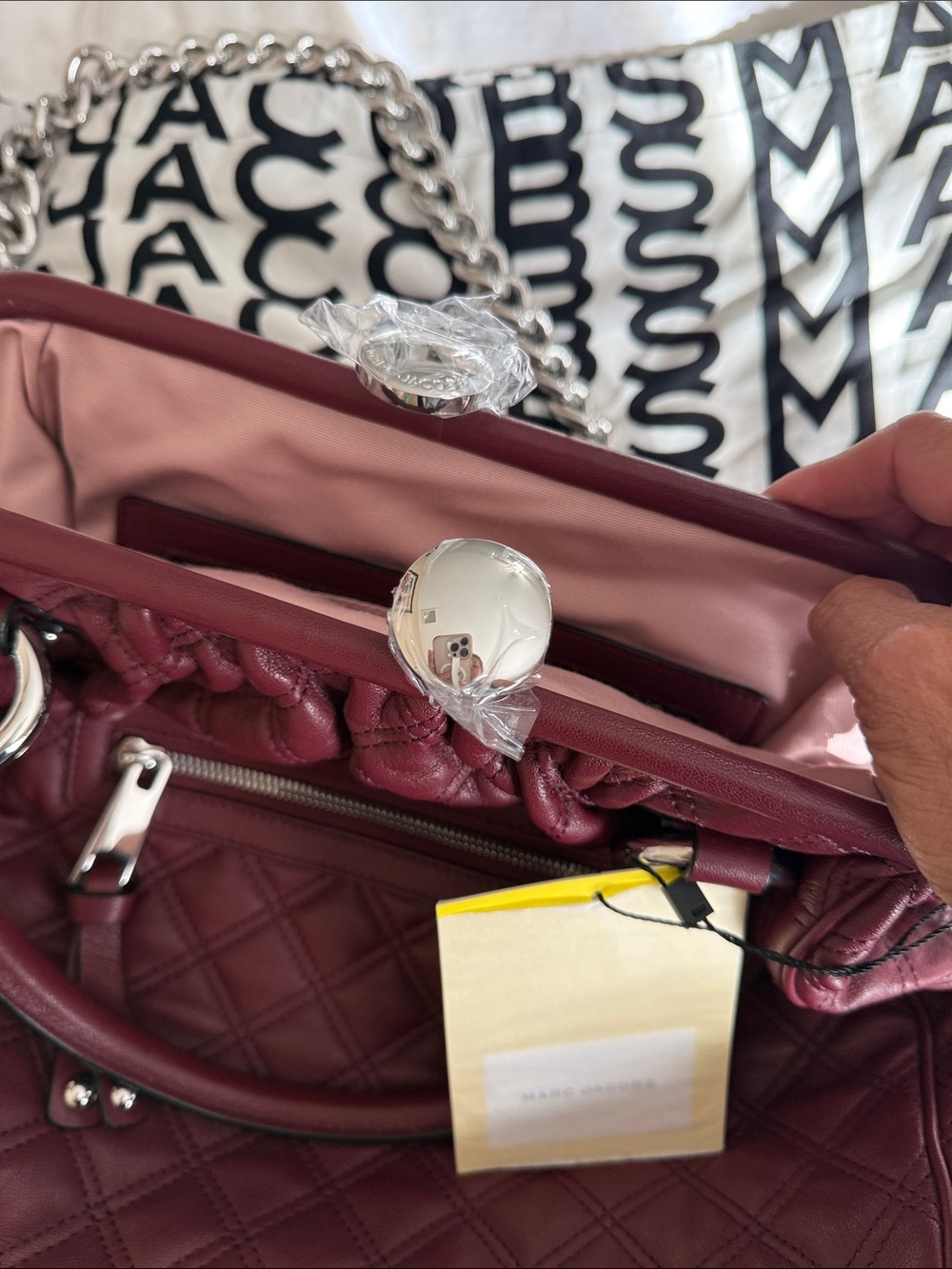 Marc Jacobs Quilted Shoulder Bag in Burgundy with Silver Chain - Picture 3 of 10